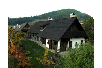 Eslovaquia Chata Čičmany, Exterior